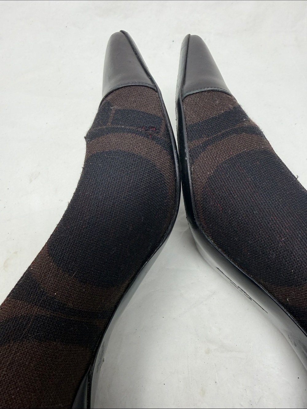 Salvatore Ferragamo Black and Red Patterned Leather Toe Pumps Heels Size 9 - Picture 9 of 13
